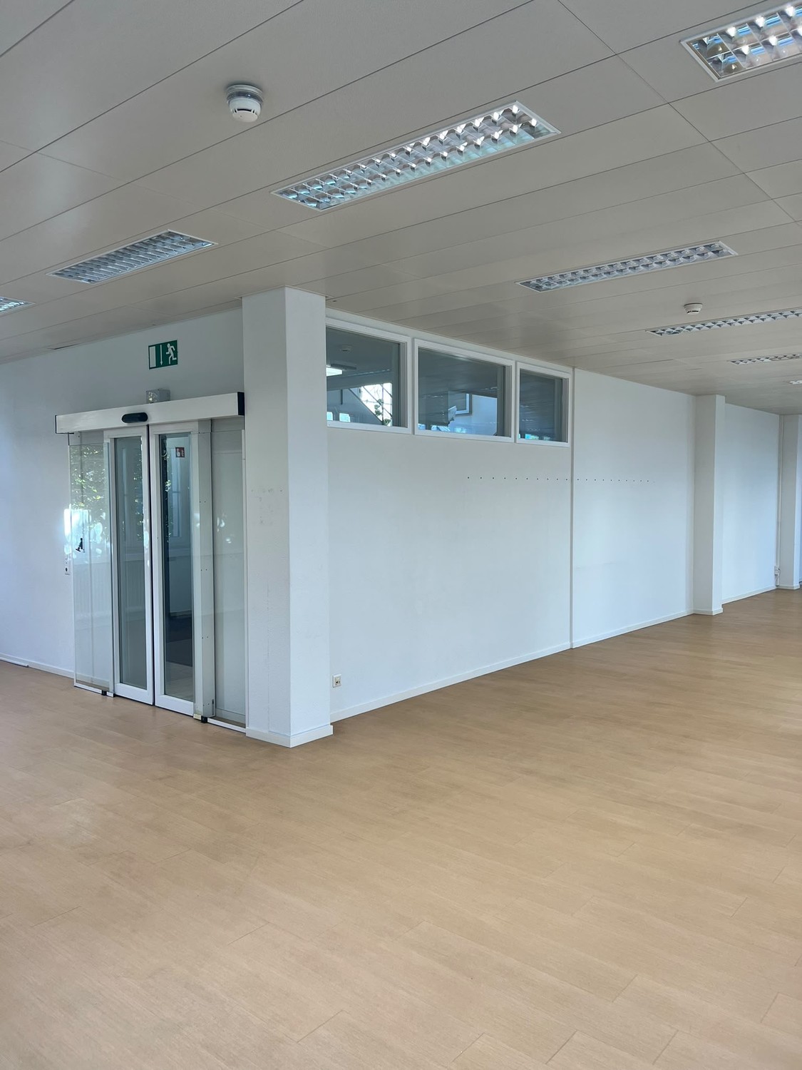 160m² commercial