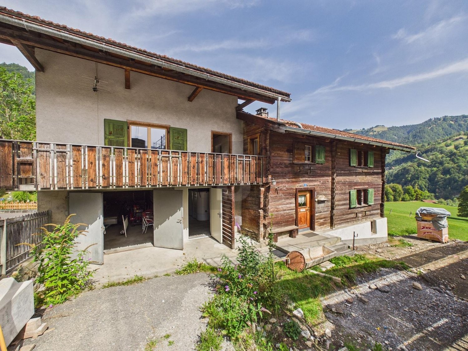 8 ½ rooms chalet, Foto 1 von 4