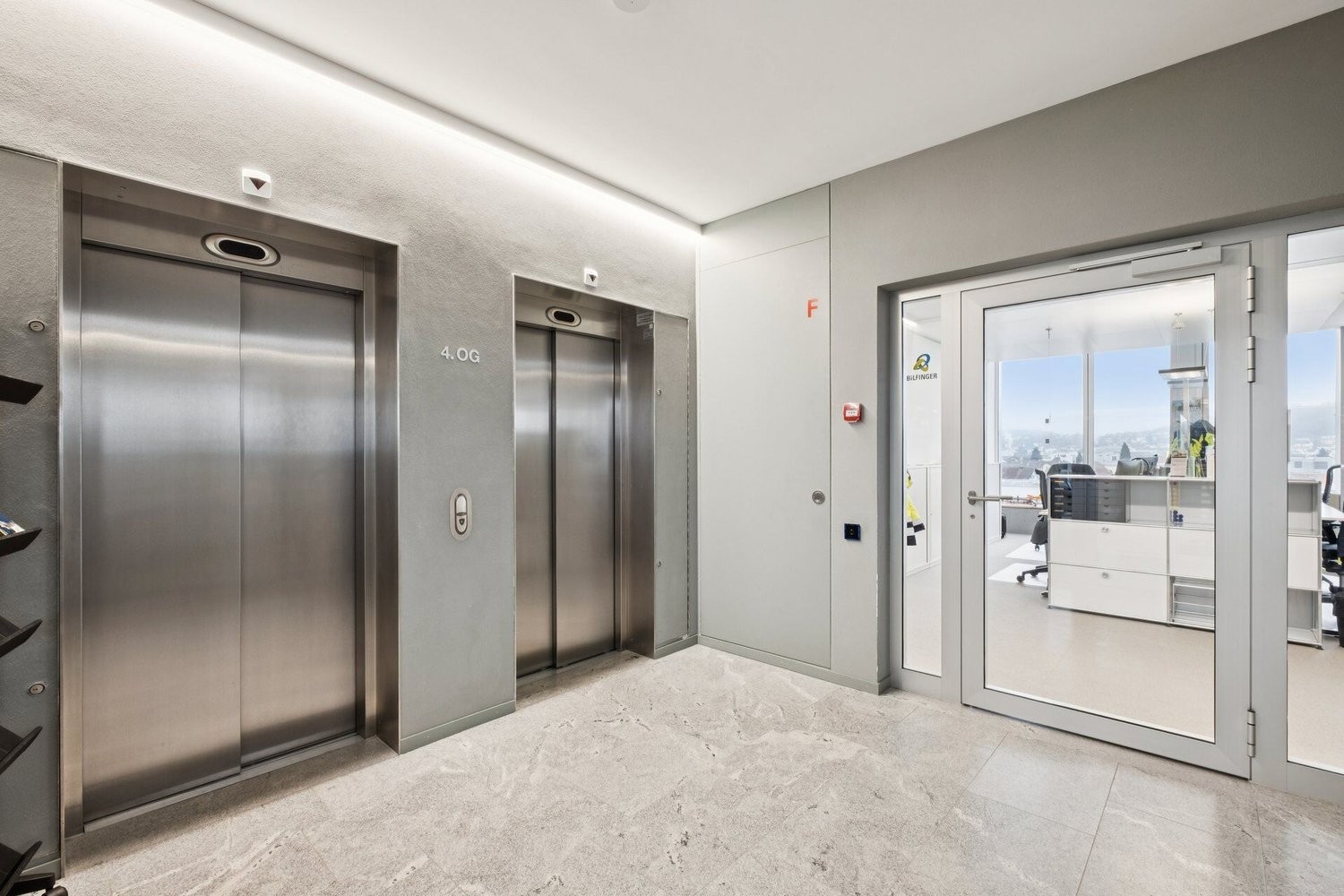 917m² office