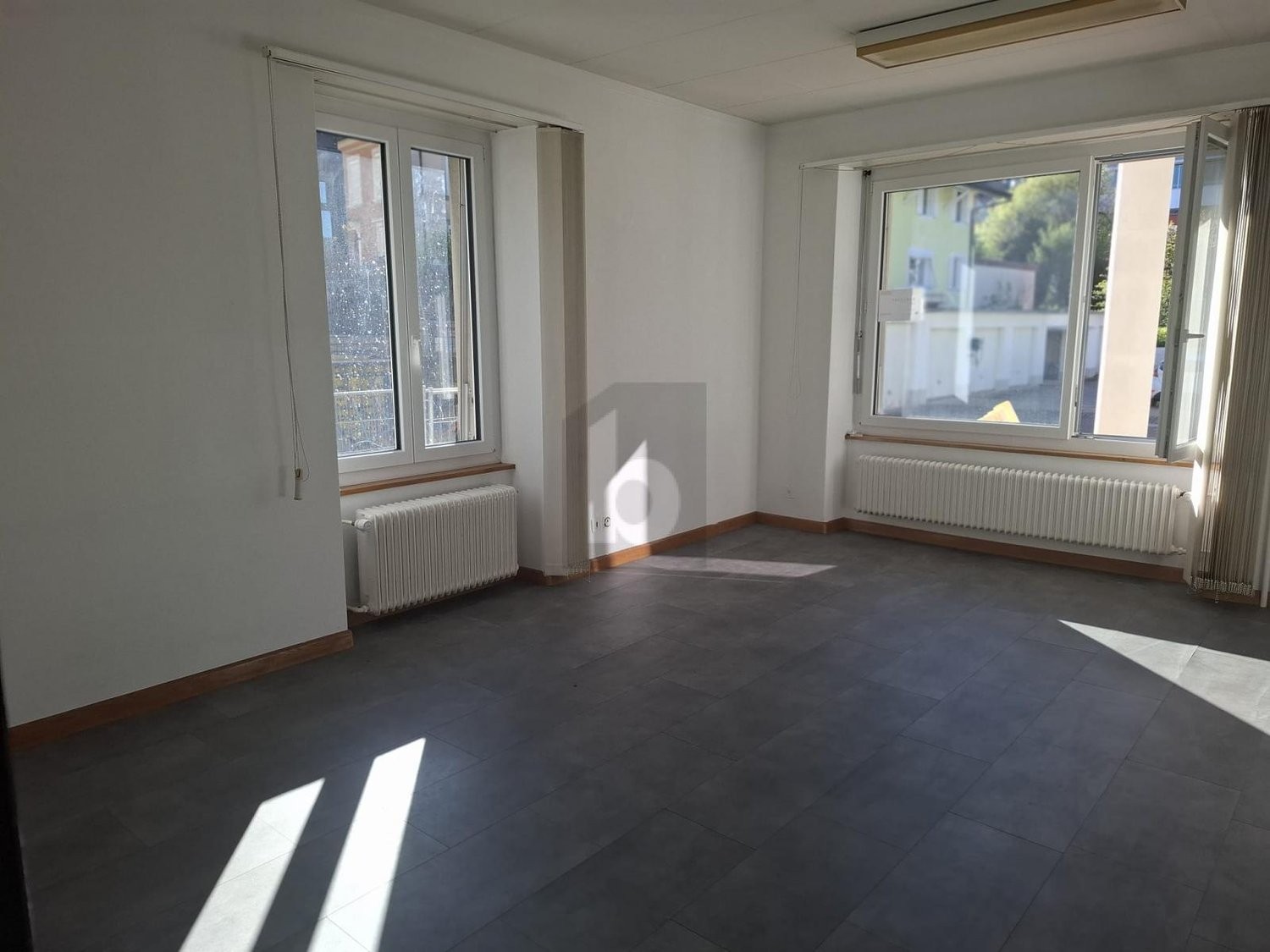 130m² office