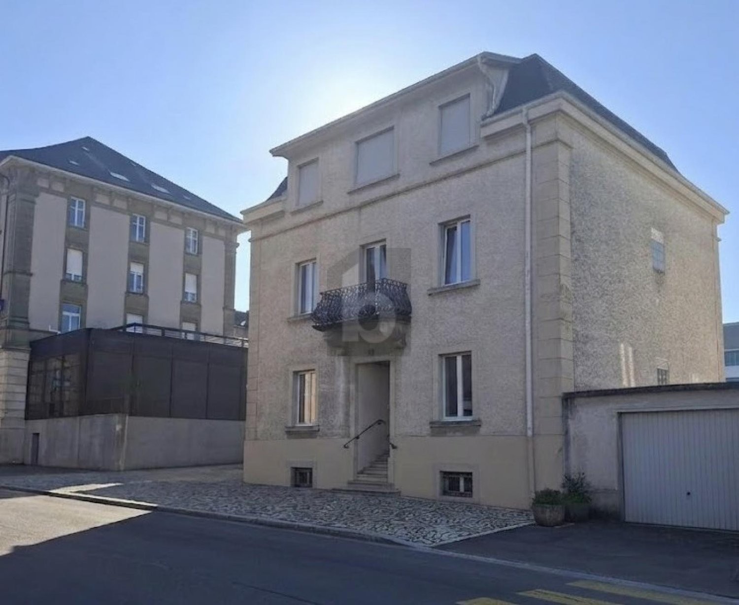 130m² office