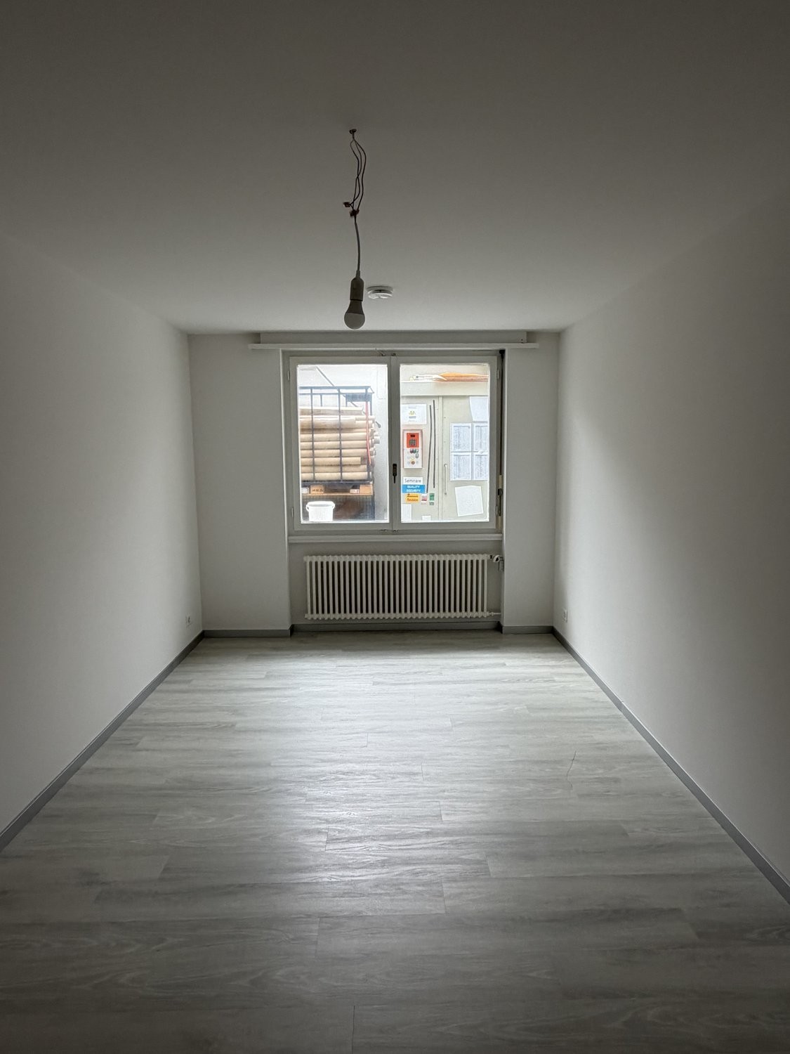 80m² office