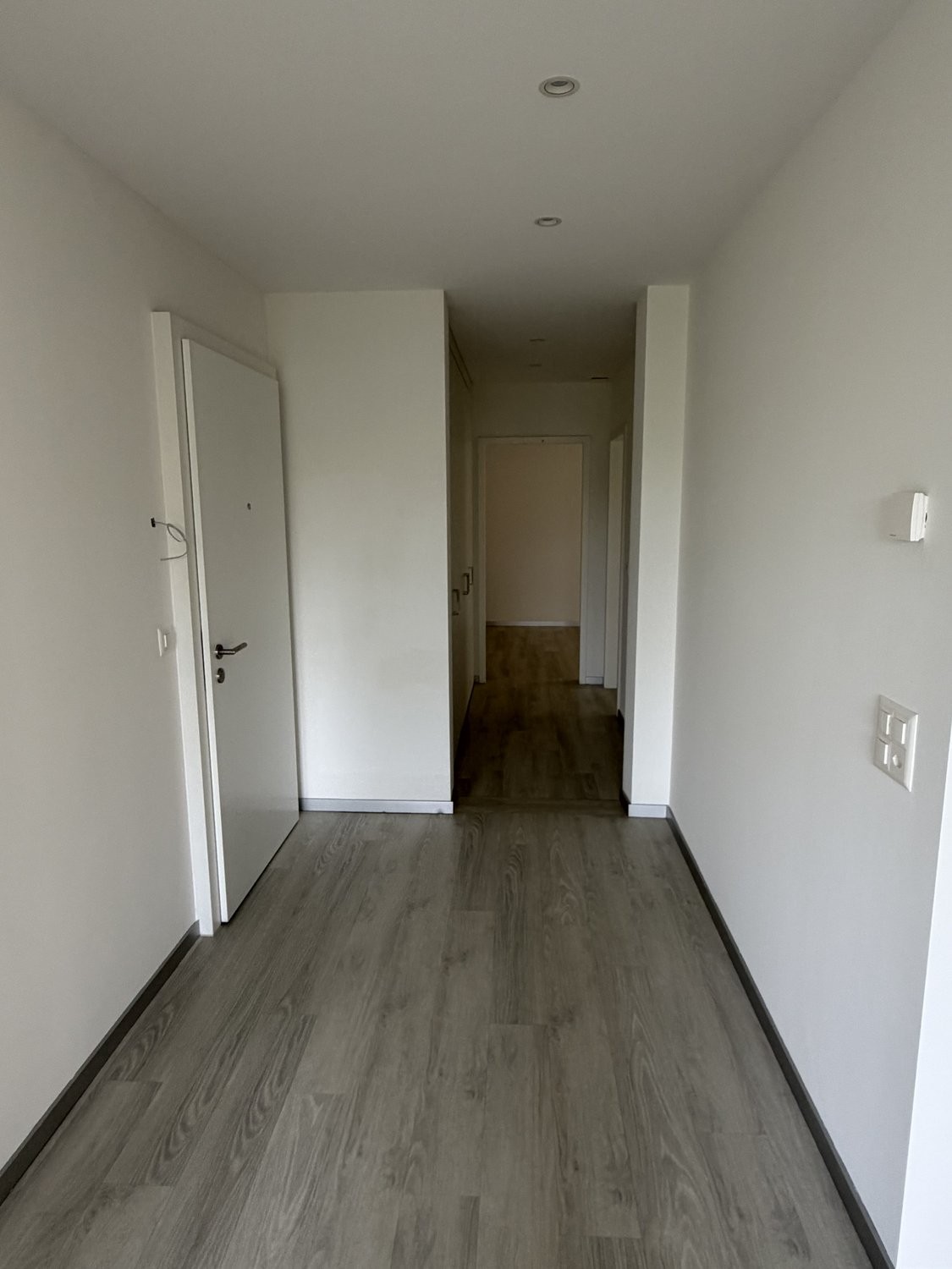 80m² office