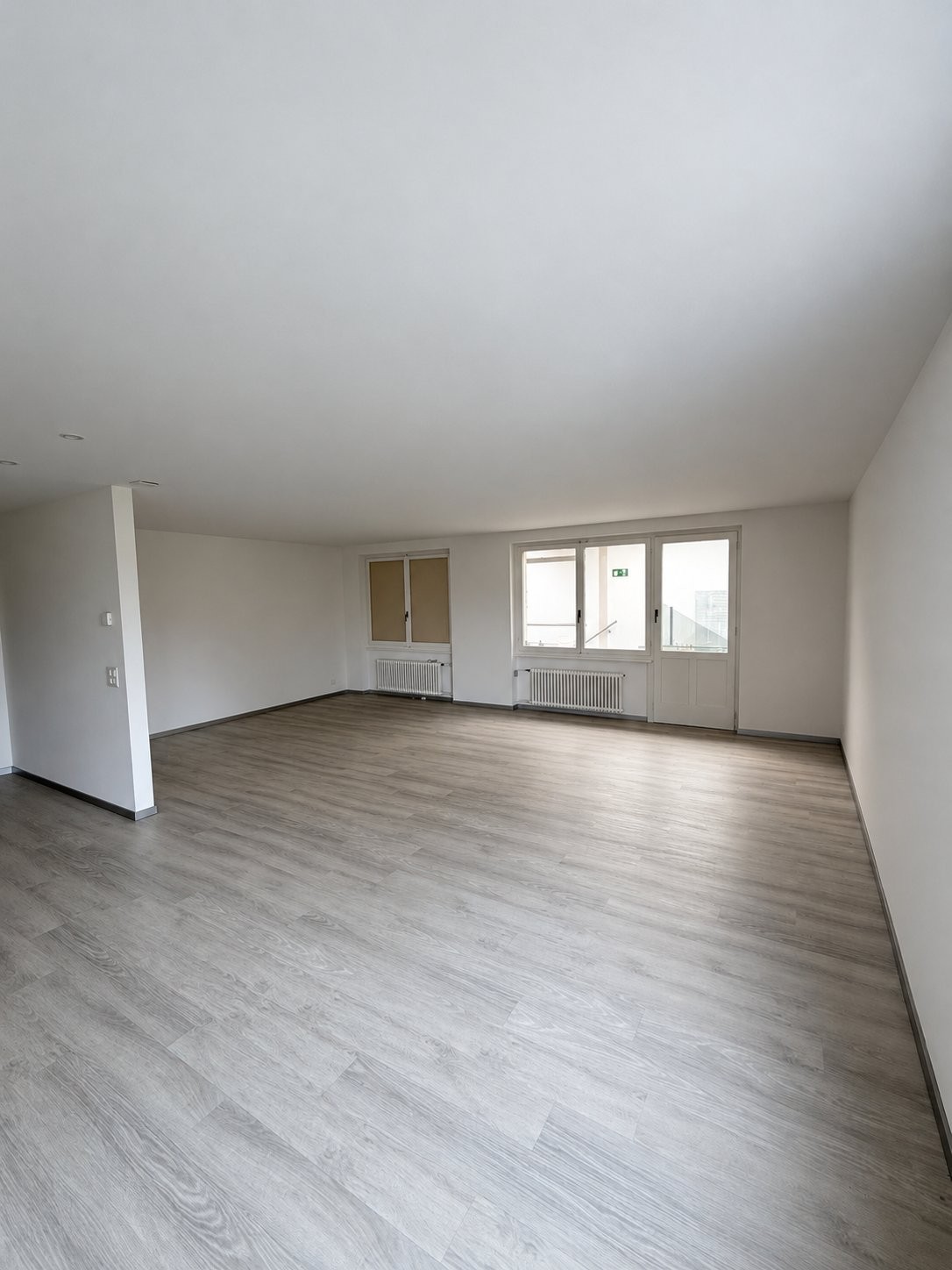 80m² office