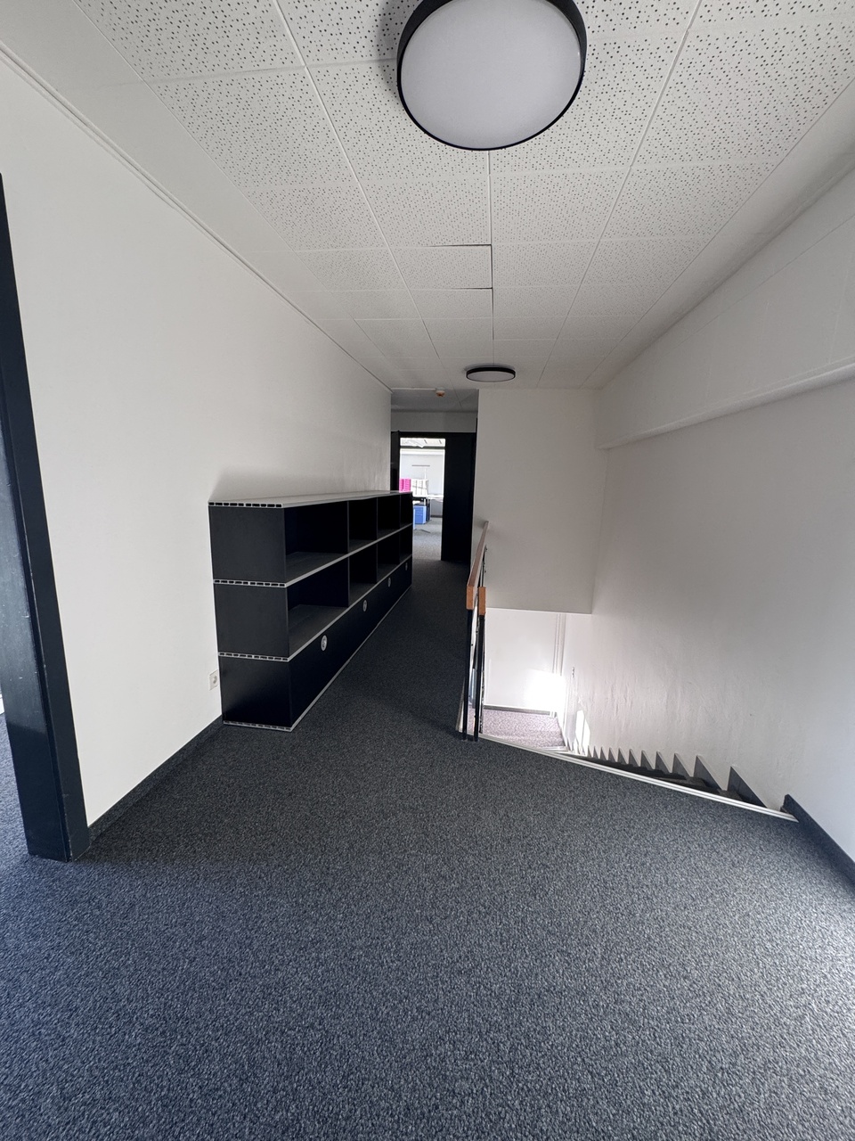 510m² office