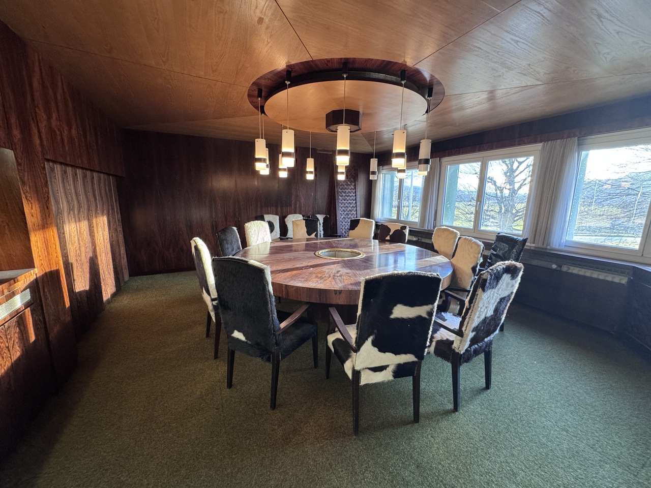 510m² office