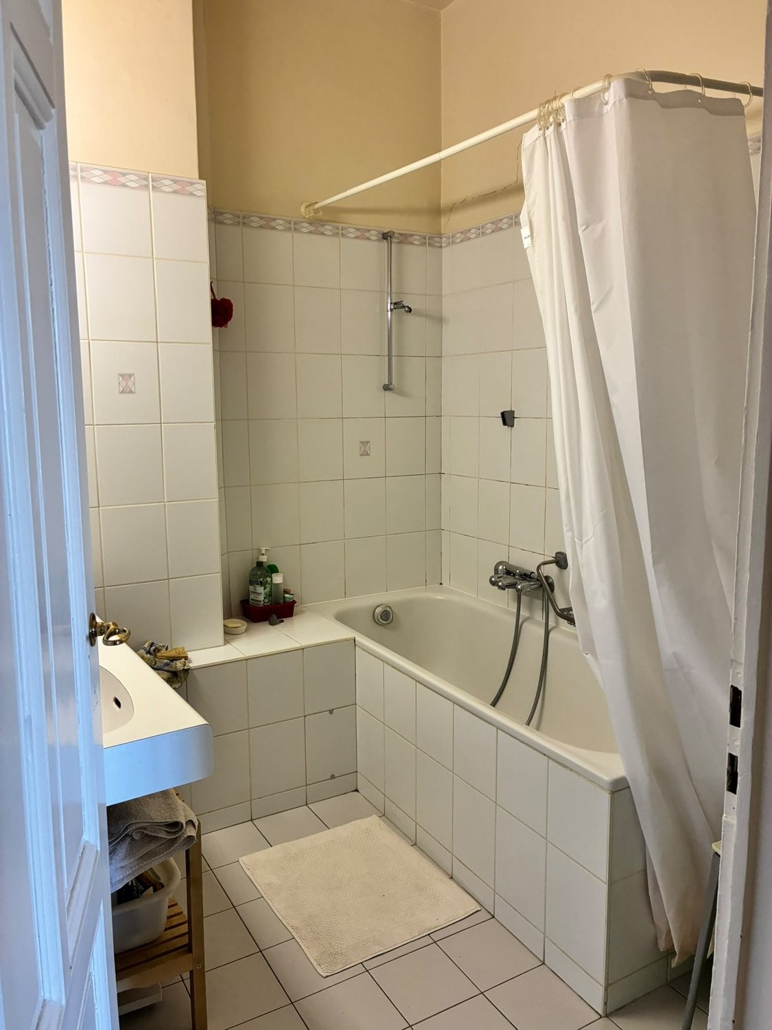 5 rooms apartment