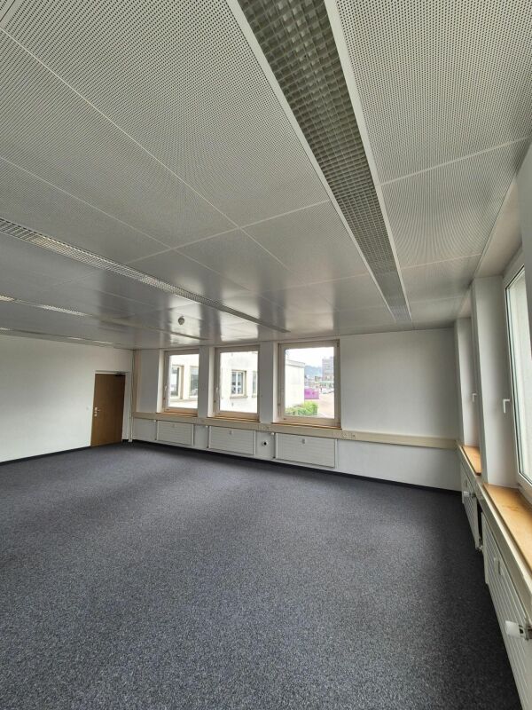 56m² office