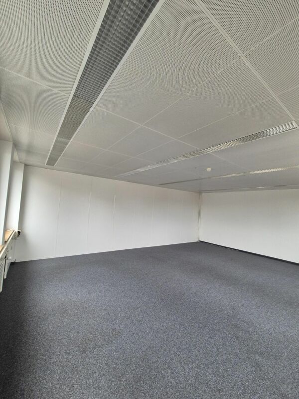56m² office