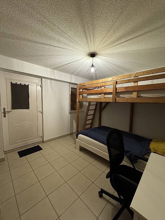 1 room single room