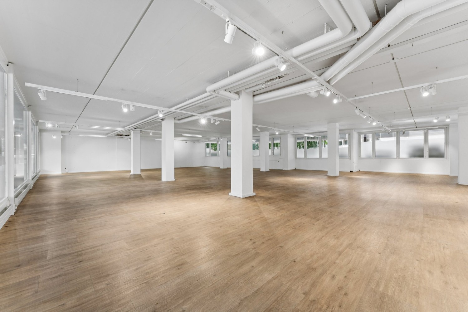 Commerce de 325m²
