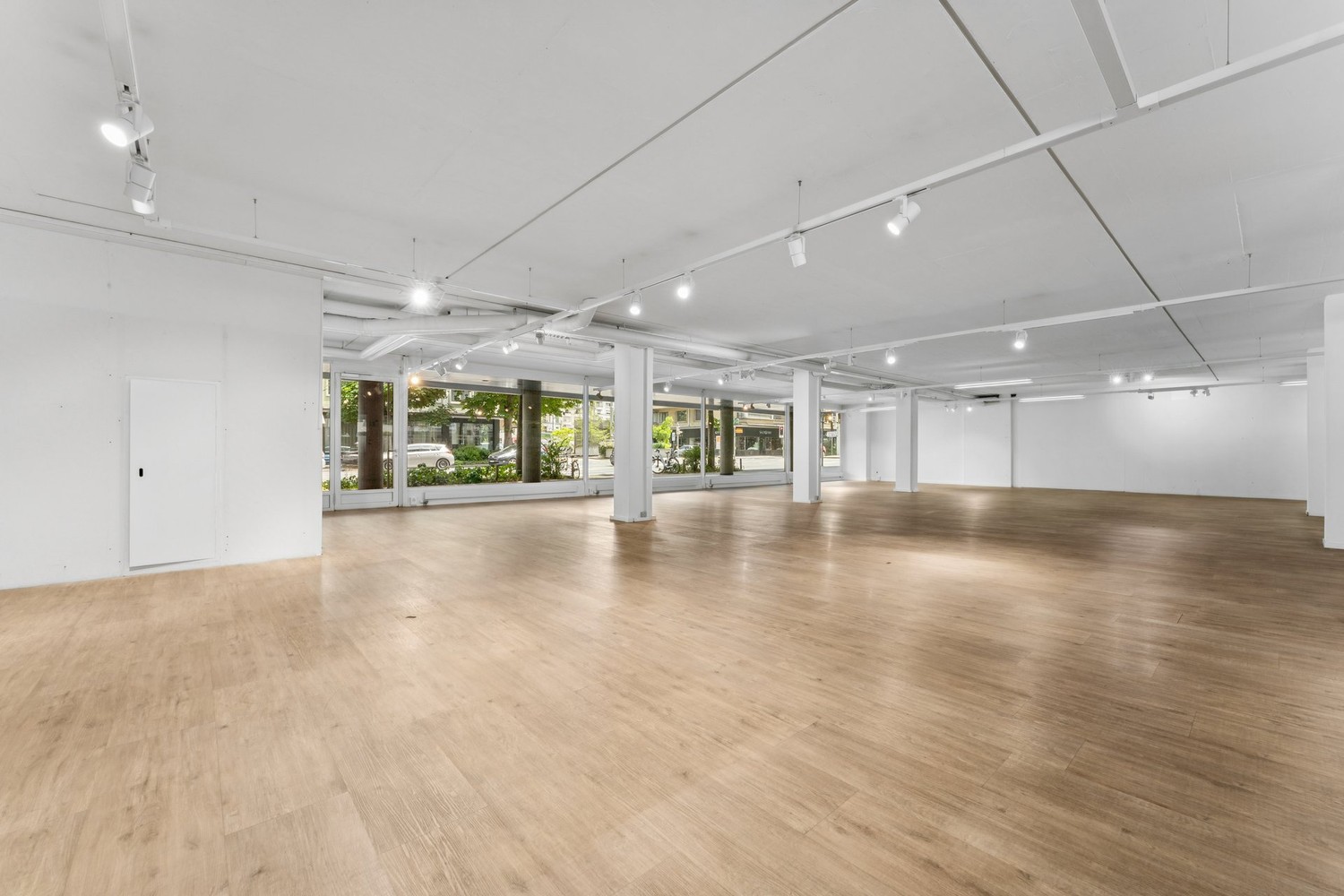 Commerce de 325m²
