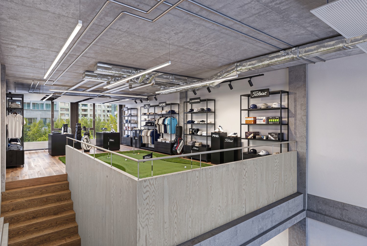 150m² shop