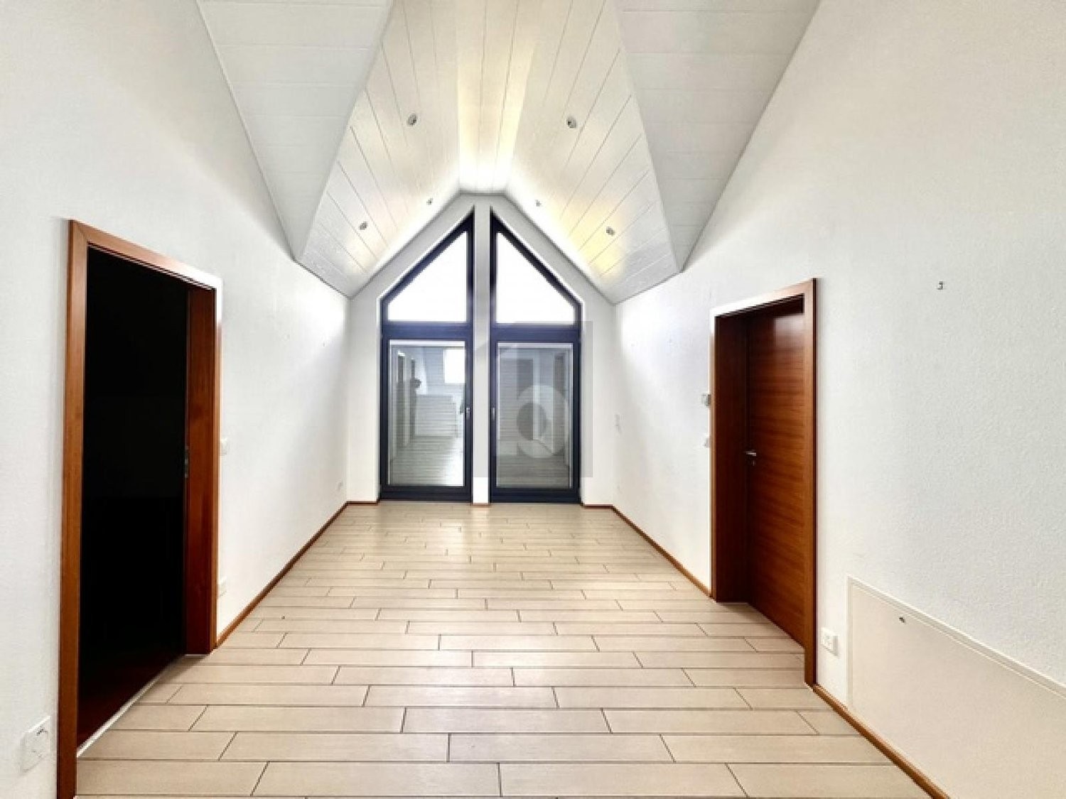 8 Zimmer Einfamilienhaus, Foto 3 von 4