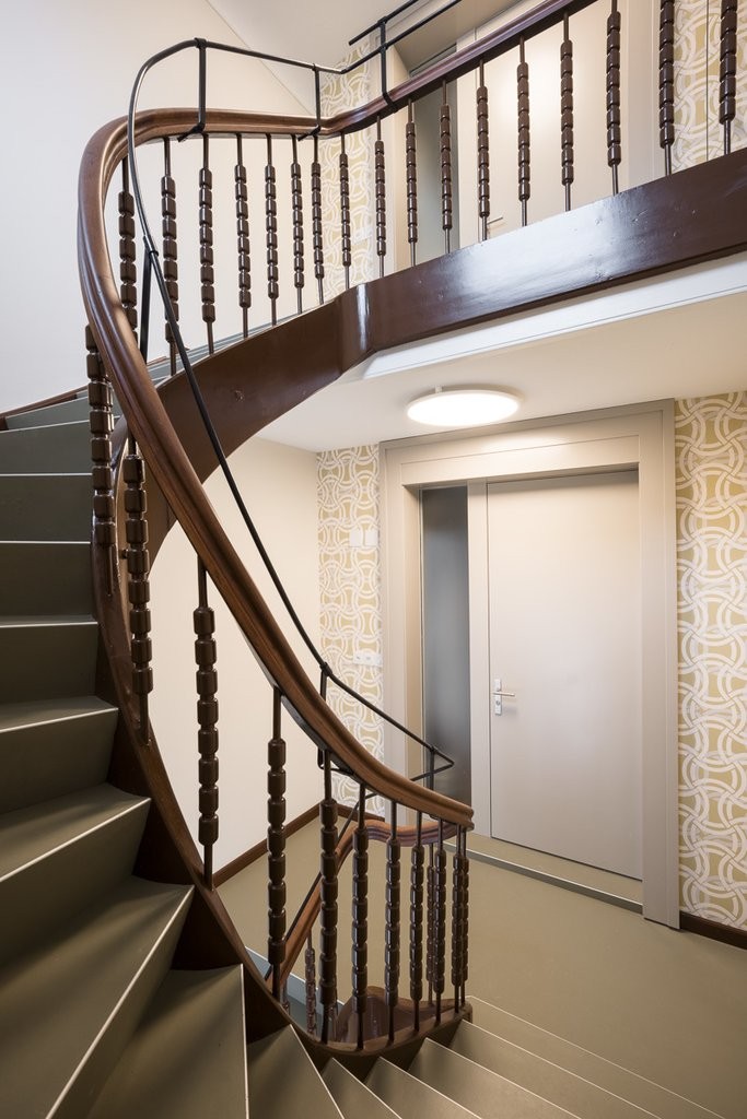 5 rooms apartment