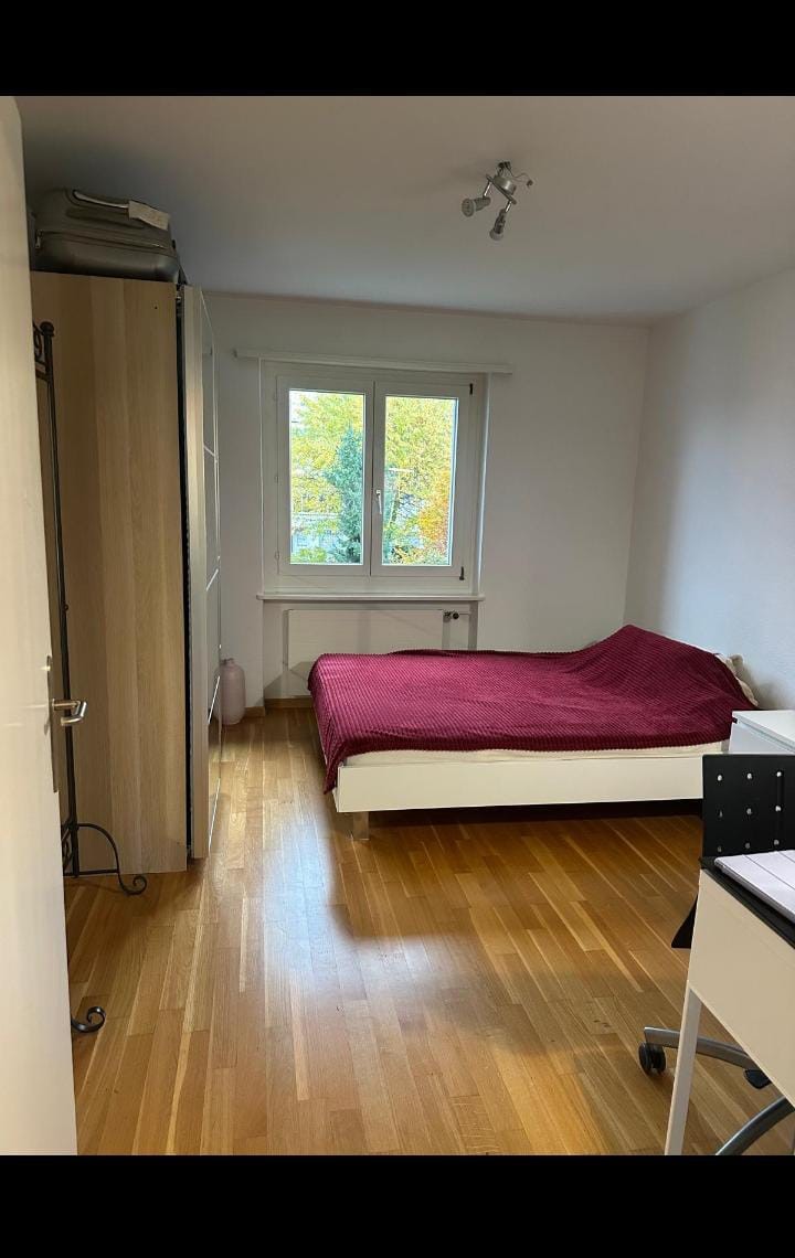 Zimmer in einer Wohngemeinschaft, Foto 2 von 3