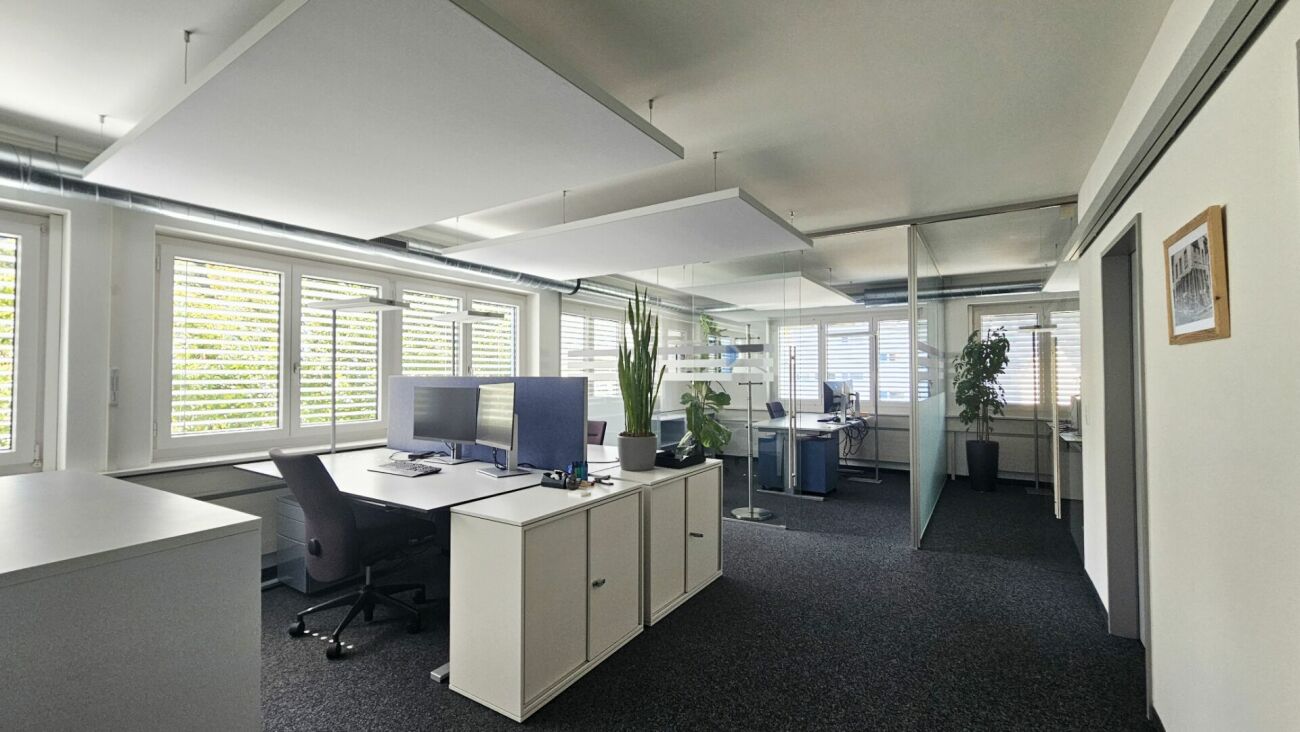 190m² office