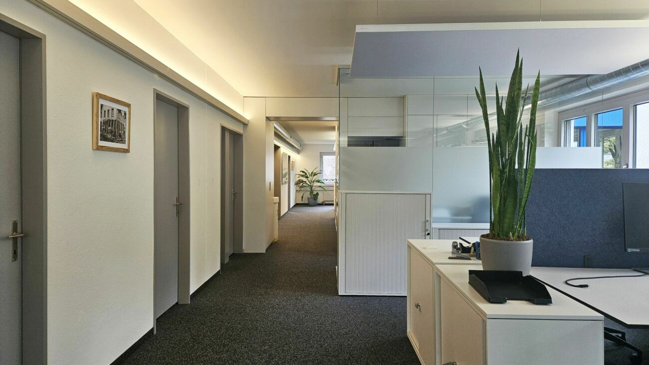 190m² office