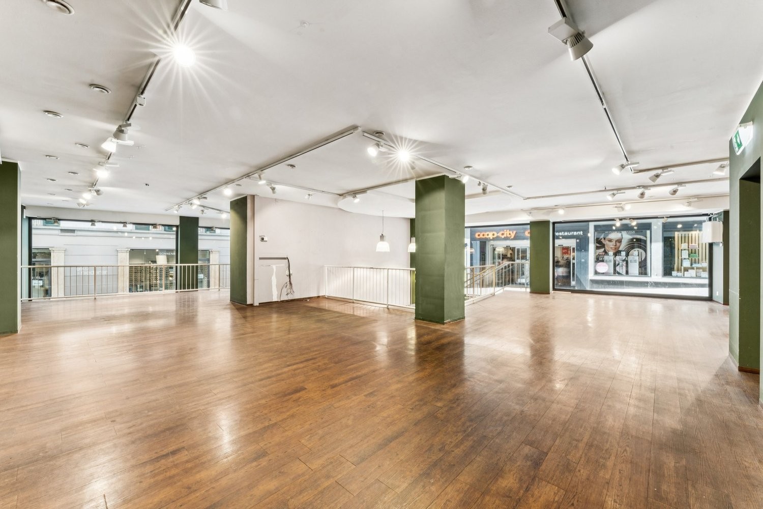 281m² shop, Foto 3 von 8