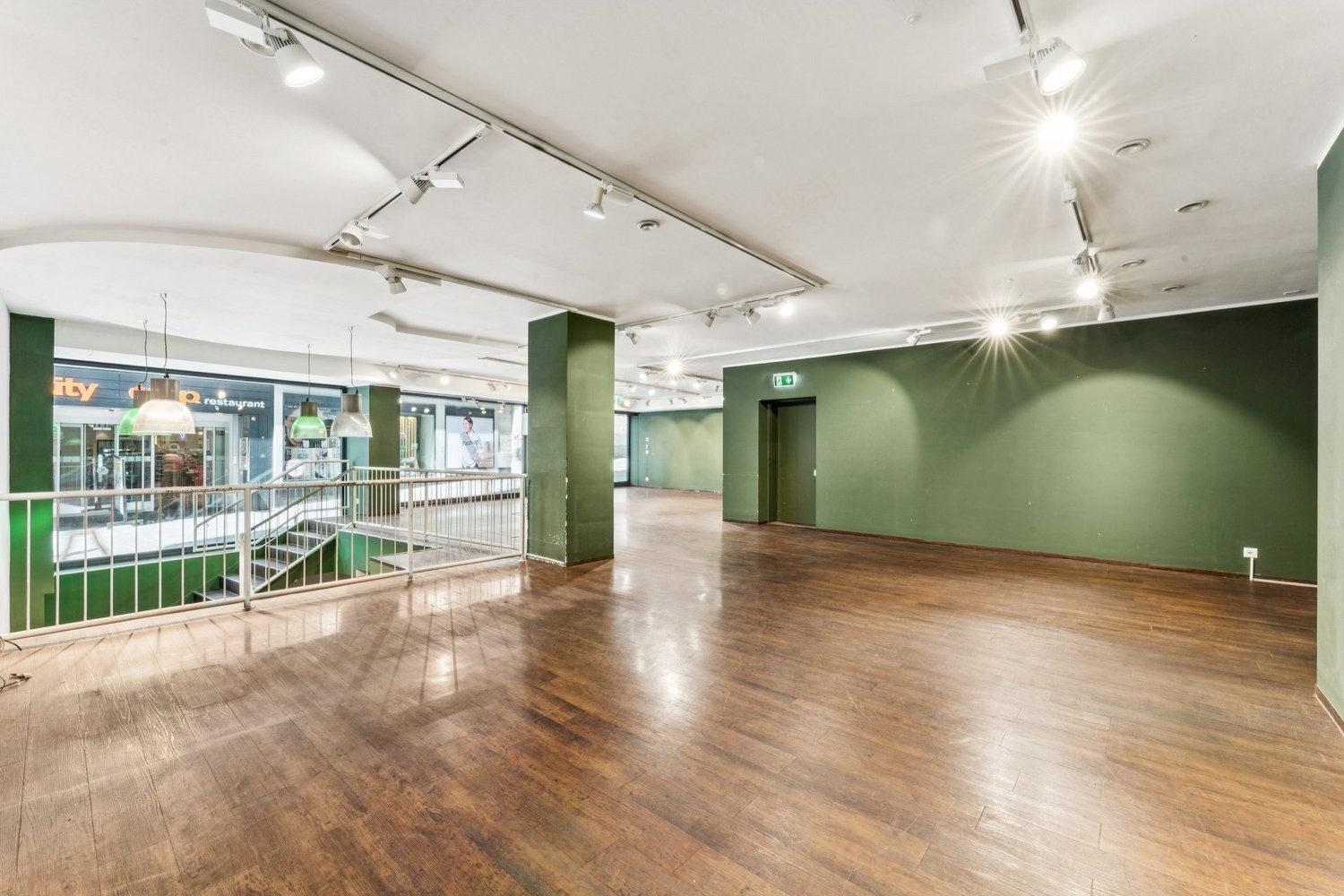 281m² shop, Foto 1 von 8