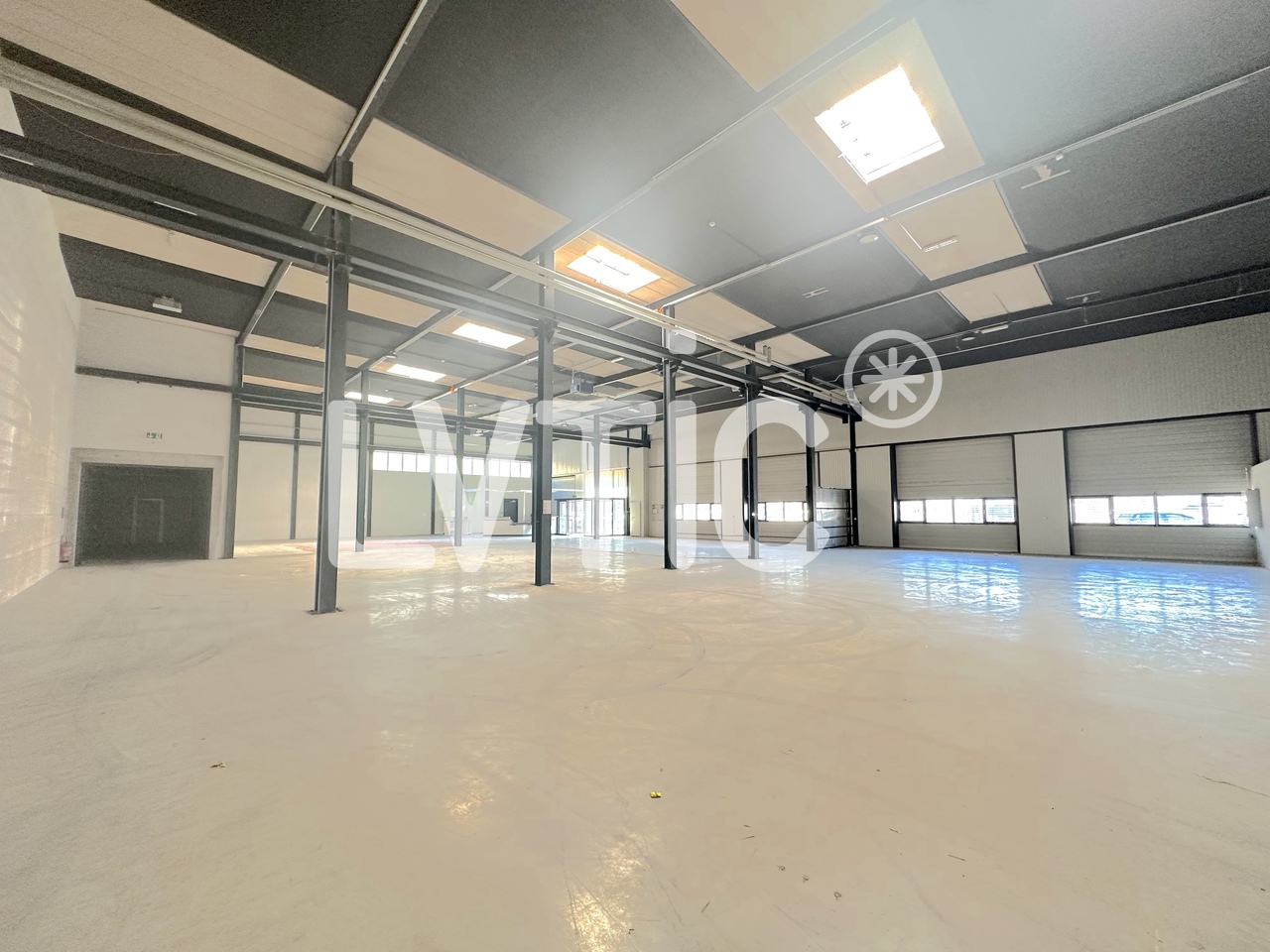 1010m² storage room, Foto 1 von 6
