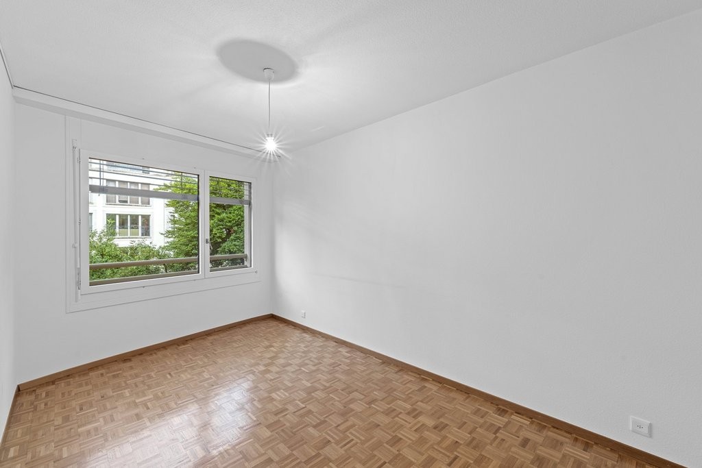 6 rooms apartment