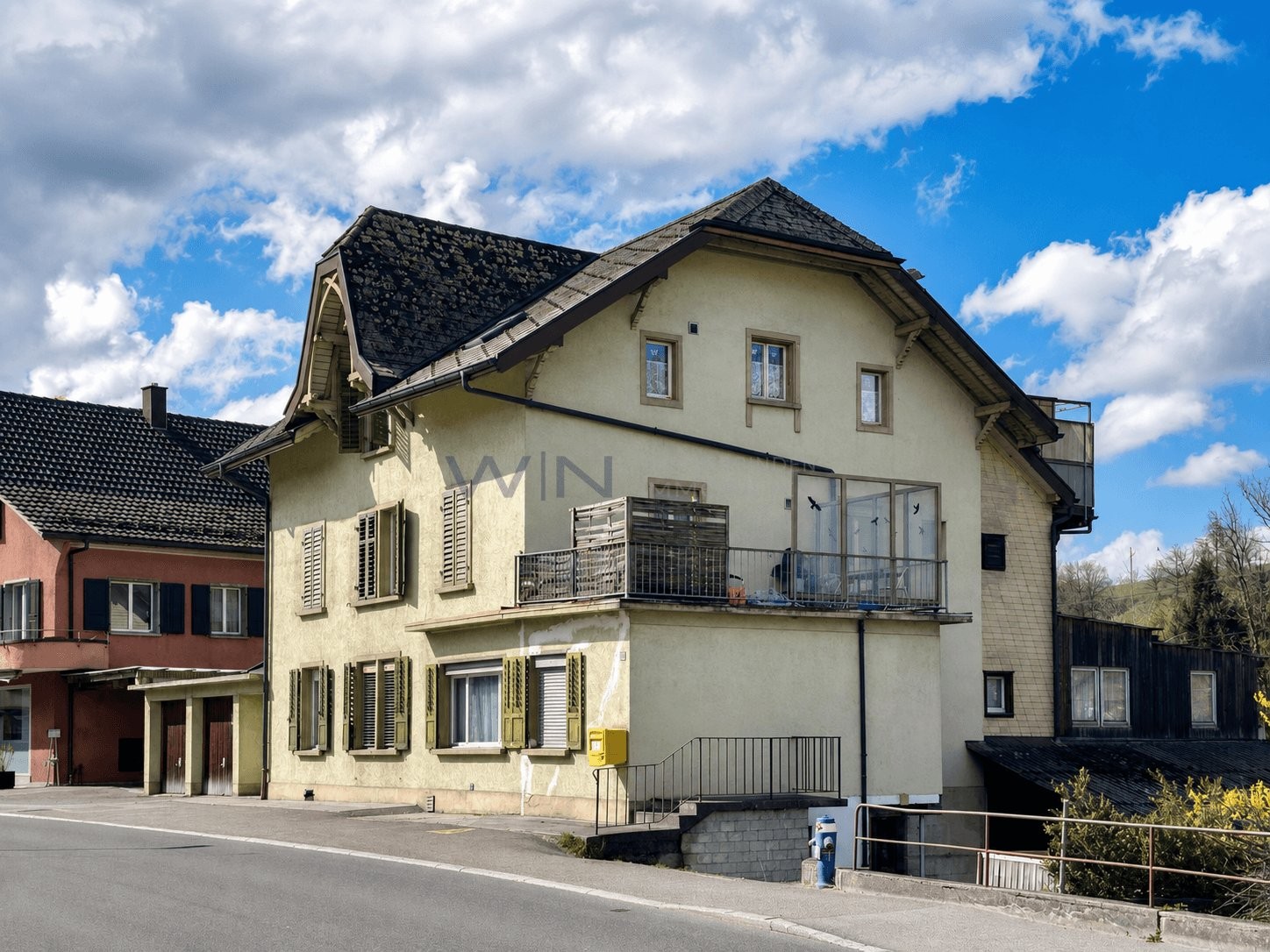 Maison multifamiliale de 14 ½ pièces