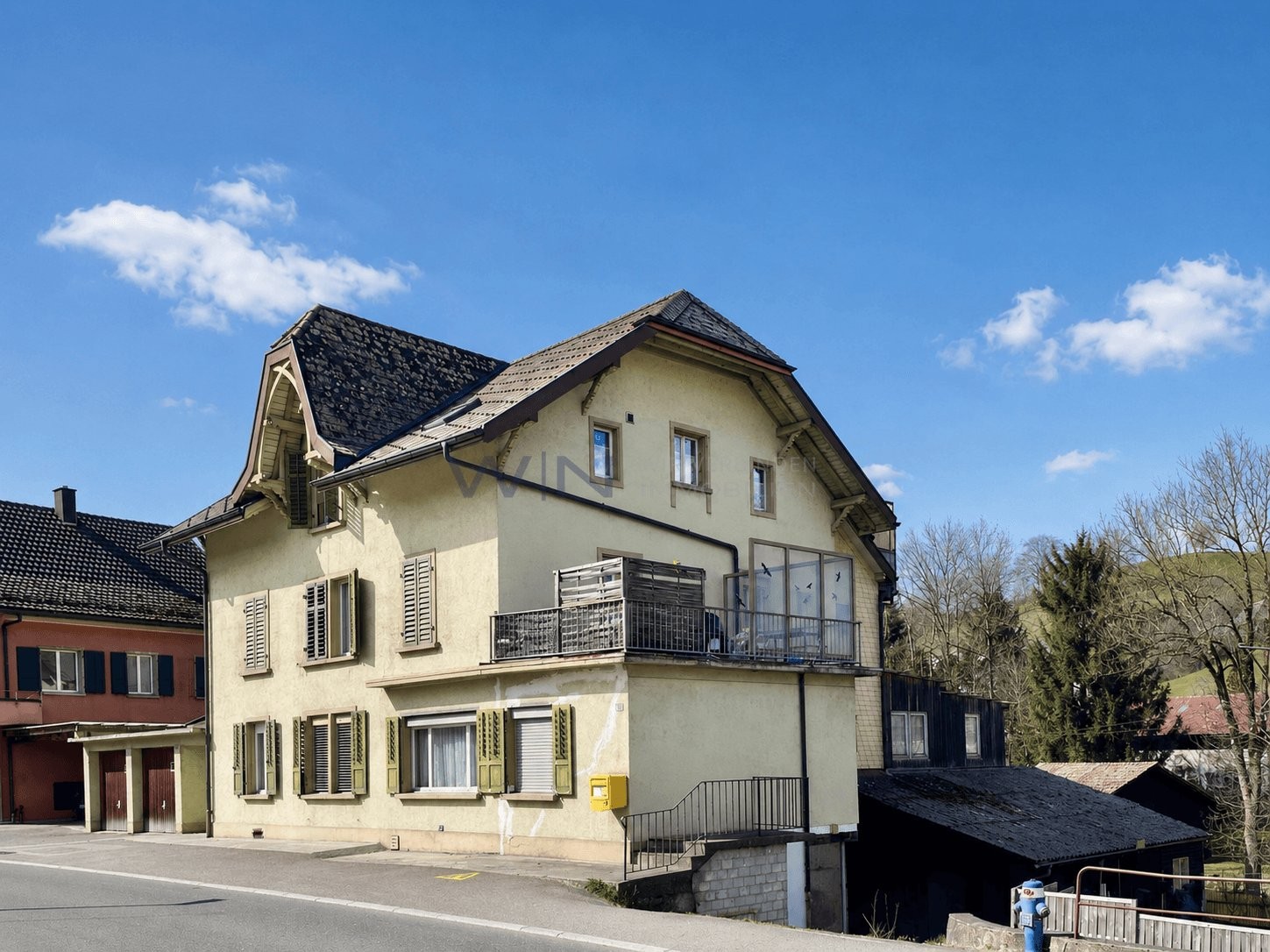 Maison multifamiliale de 14 ½ pièces