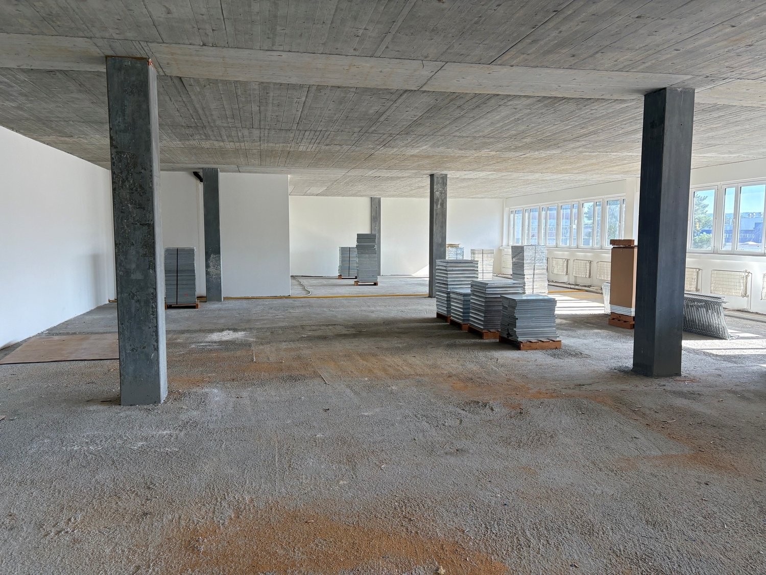 505m² office