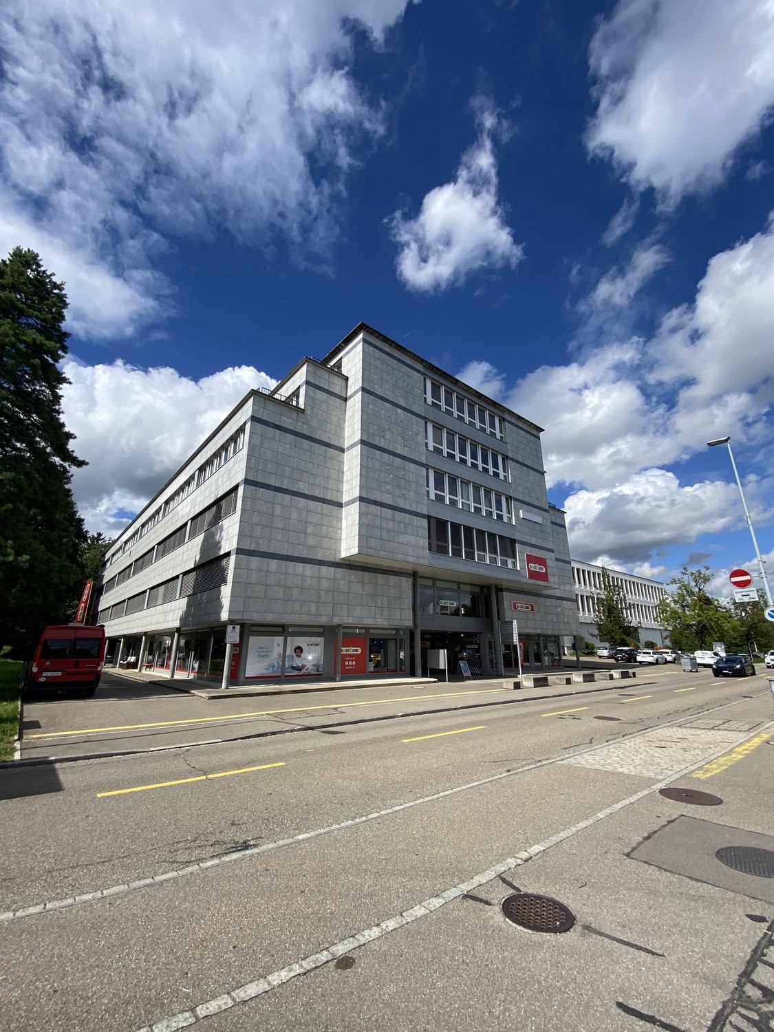 505m² office