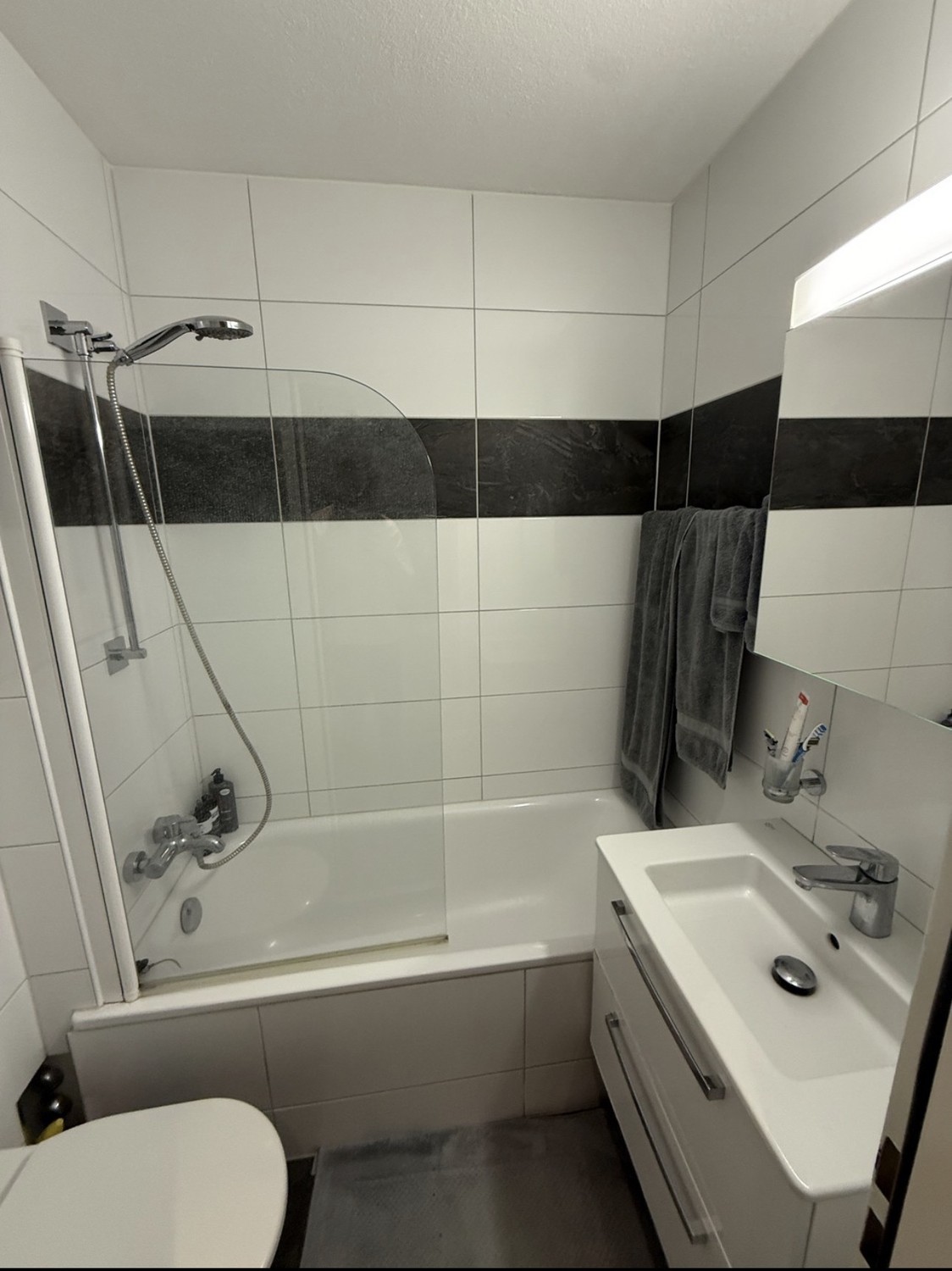 1 room apartment, Foto 2 von 5
