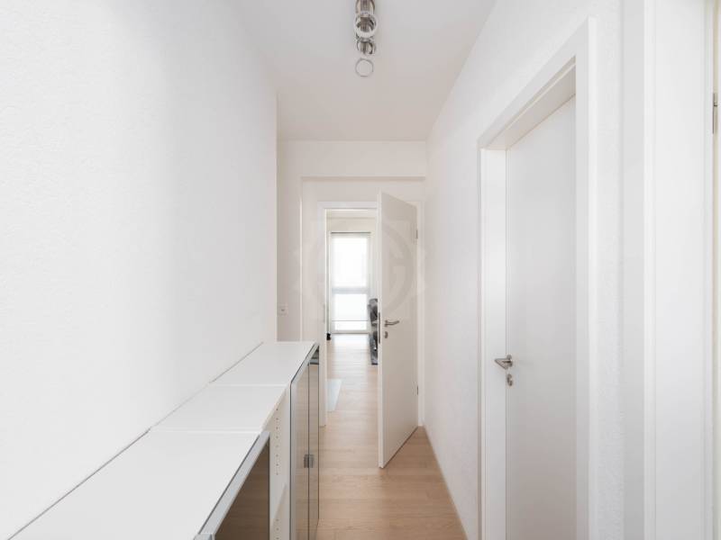 5 rooms apartment