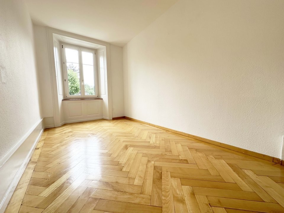 5 rooms apartment