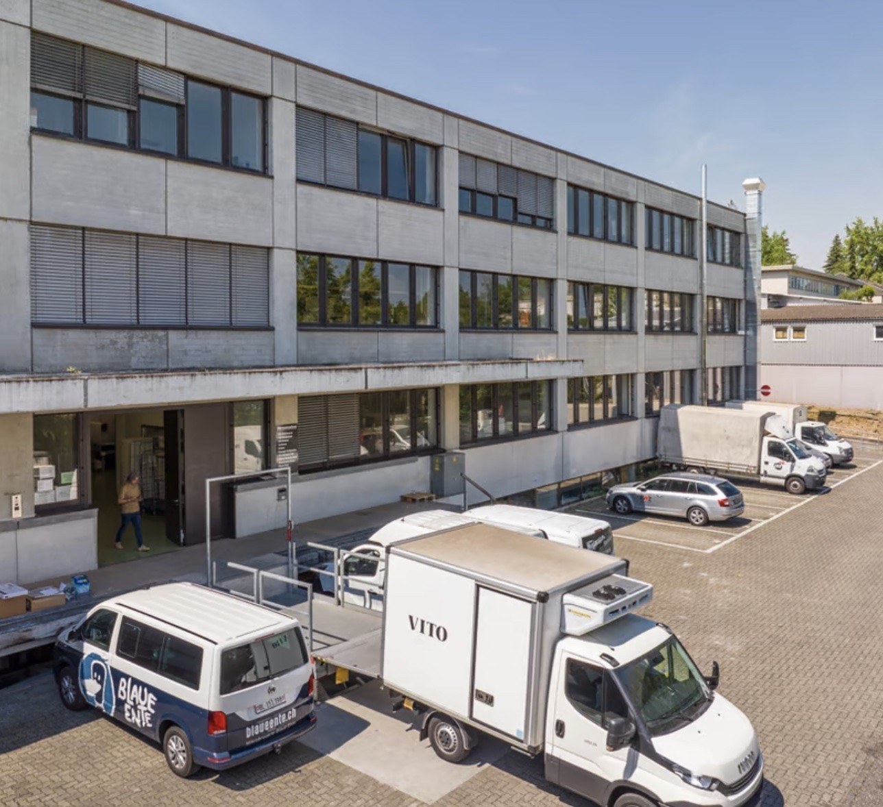 113-113m² commercial