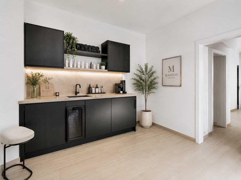 70m² shop, photo 3 of 6