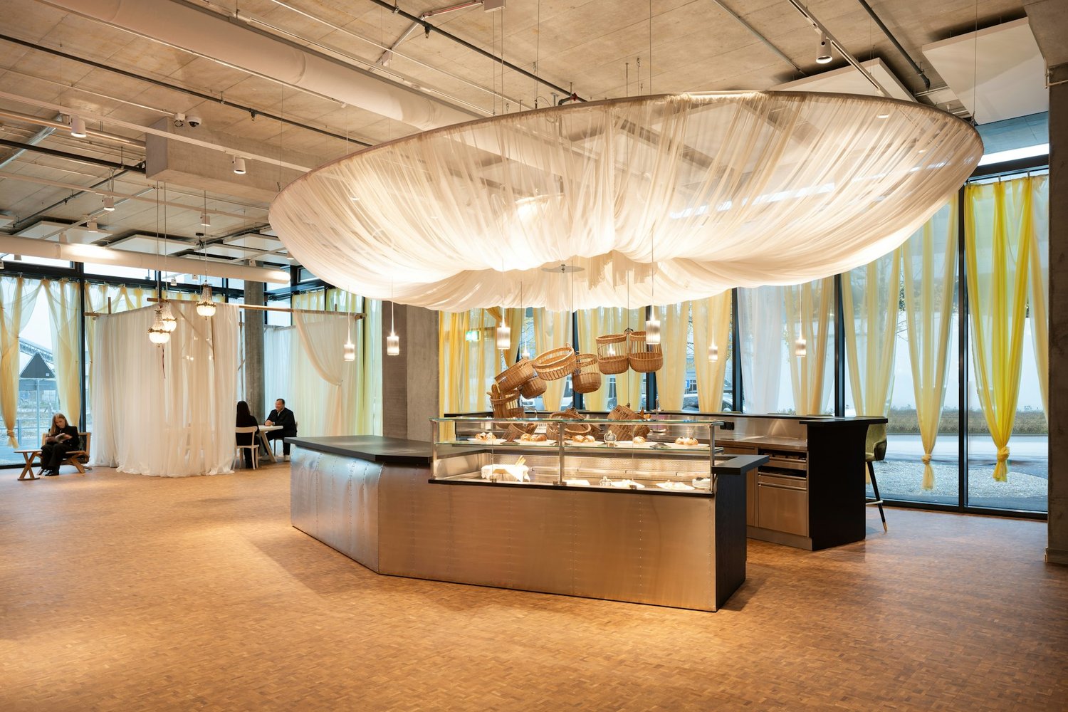 1440m² office