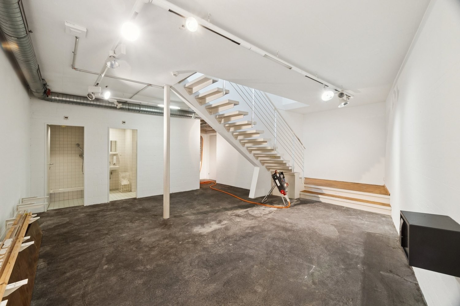 91m² commercial