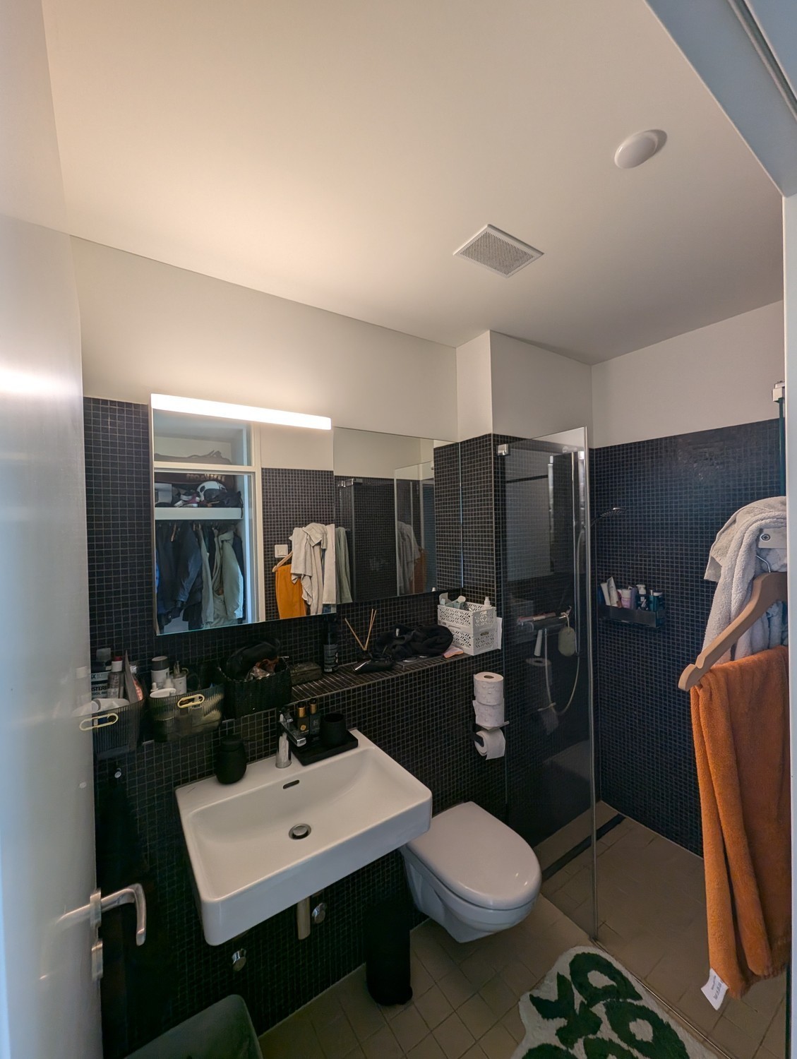 Chambre dans un appartement partagé