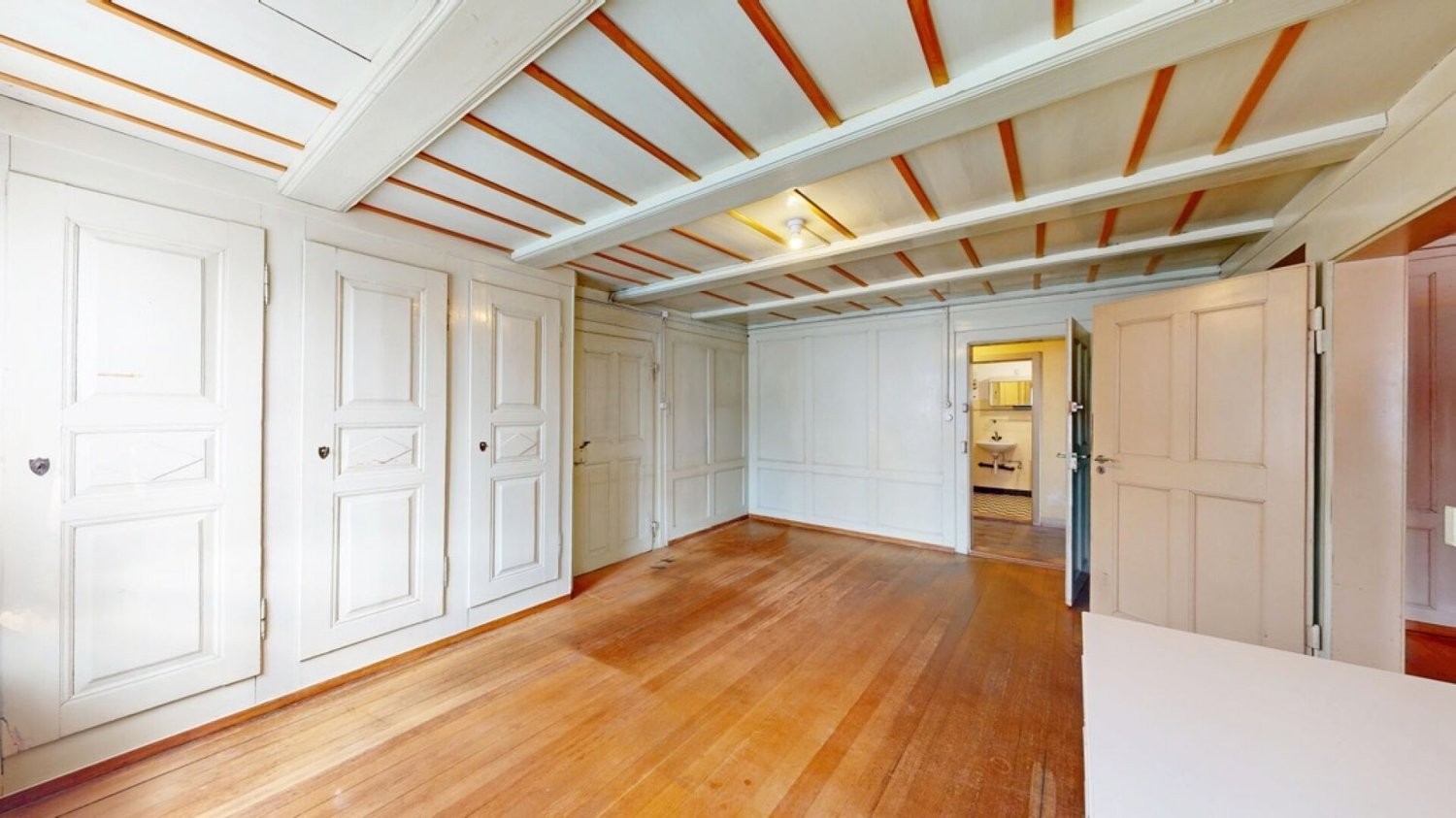 Living / commercial building, photo 6 of 10