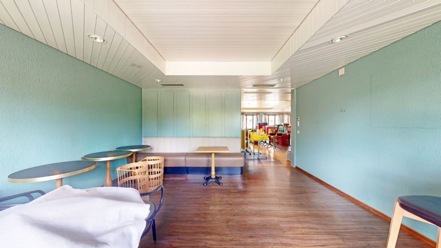 Living / commercial building, photo 8 of 10
