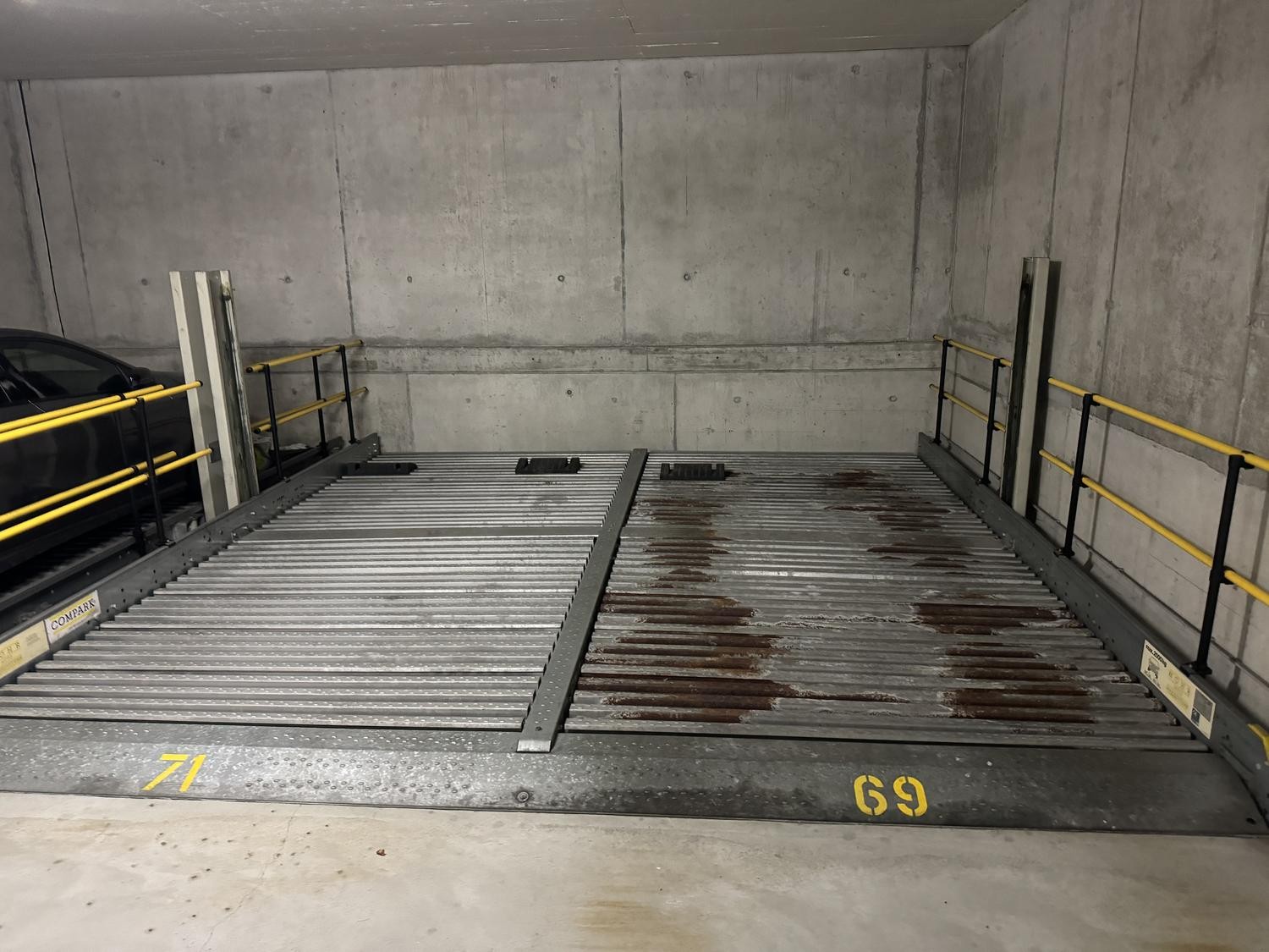 Underground slot, Foto 1 von 2