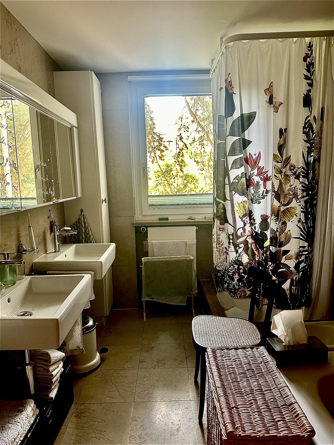 5 rooms furnished flat