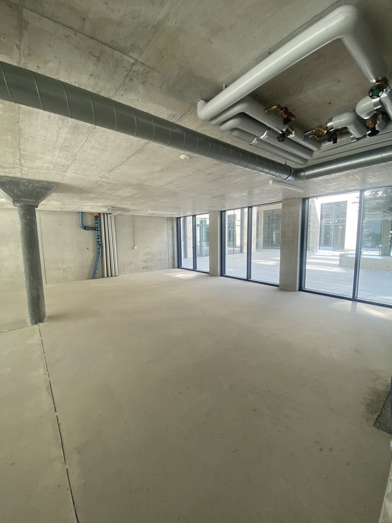 145m² commerciale