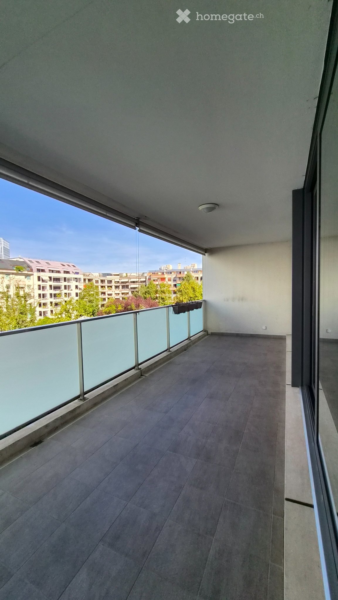 5 rooms apartment