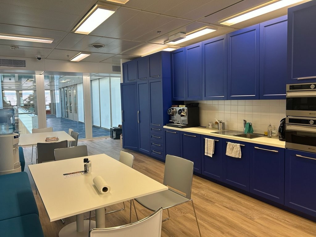 228m² office