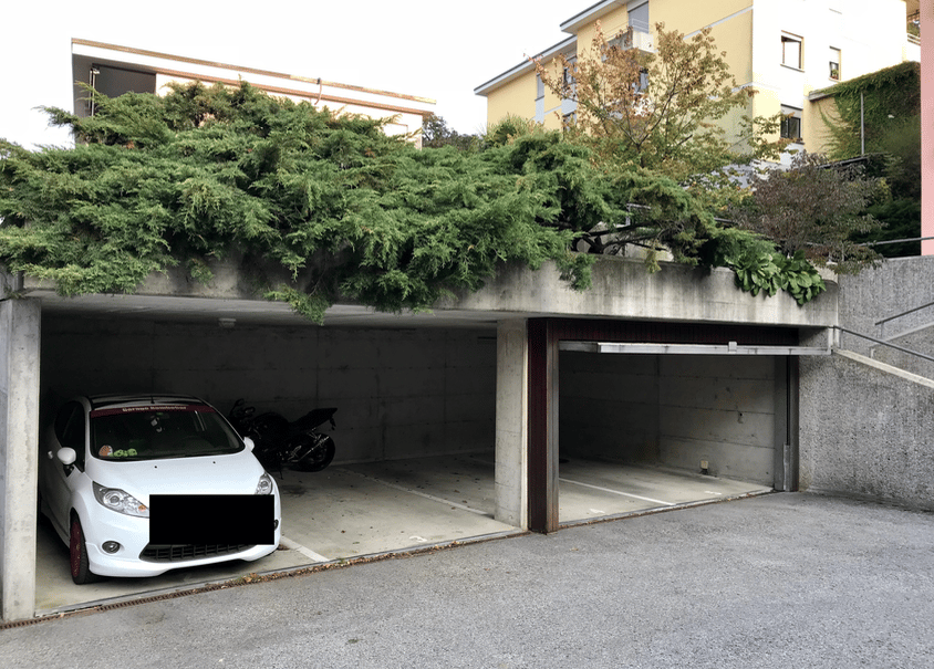 Eingeschlagener Parkplatz