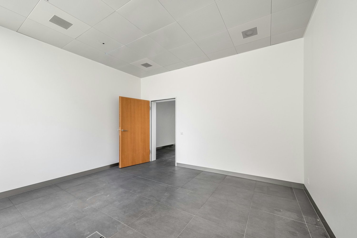 154m² commercial, Foto 9 von 10