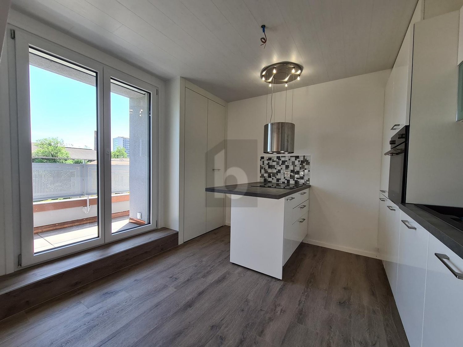 3 Zimmer Dachwohnung, Foto 1 von 4