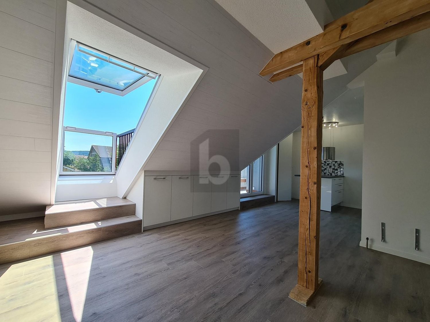 3 Zimmer Dachwohnung, Foto 2 von 4