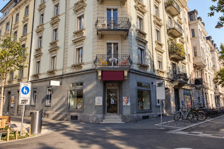 negozio di 120m²